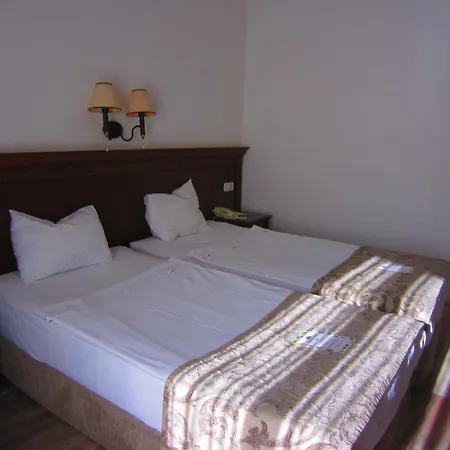 Otel Golden Lotus 4*