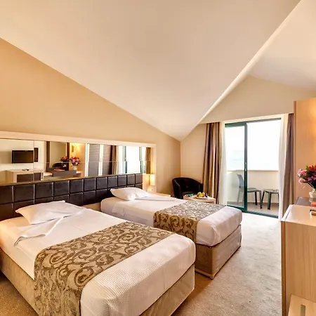 Otel Golden Lotus 4*